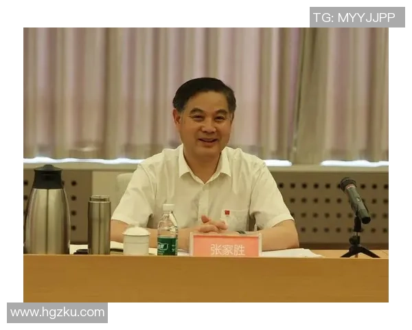 总局副局长张家胜会见阿迪高管,将在青少年足球范畴展开协作 总局副局长张家胜会见阿迪高管,将在青少年足球范畴展开协作